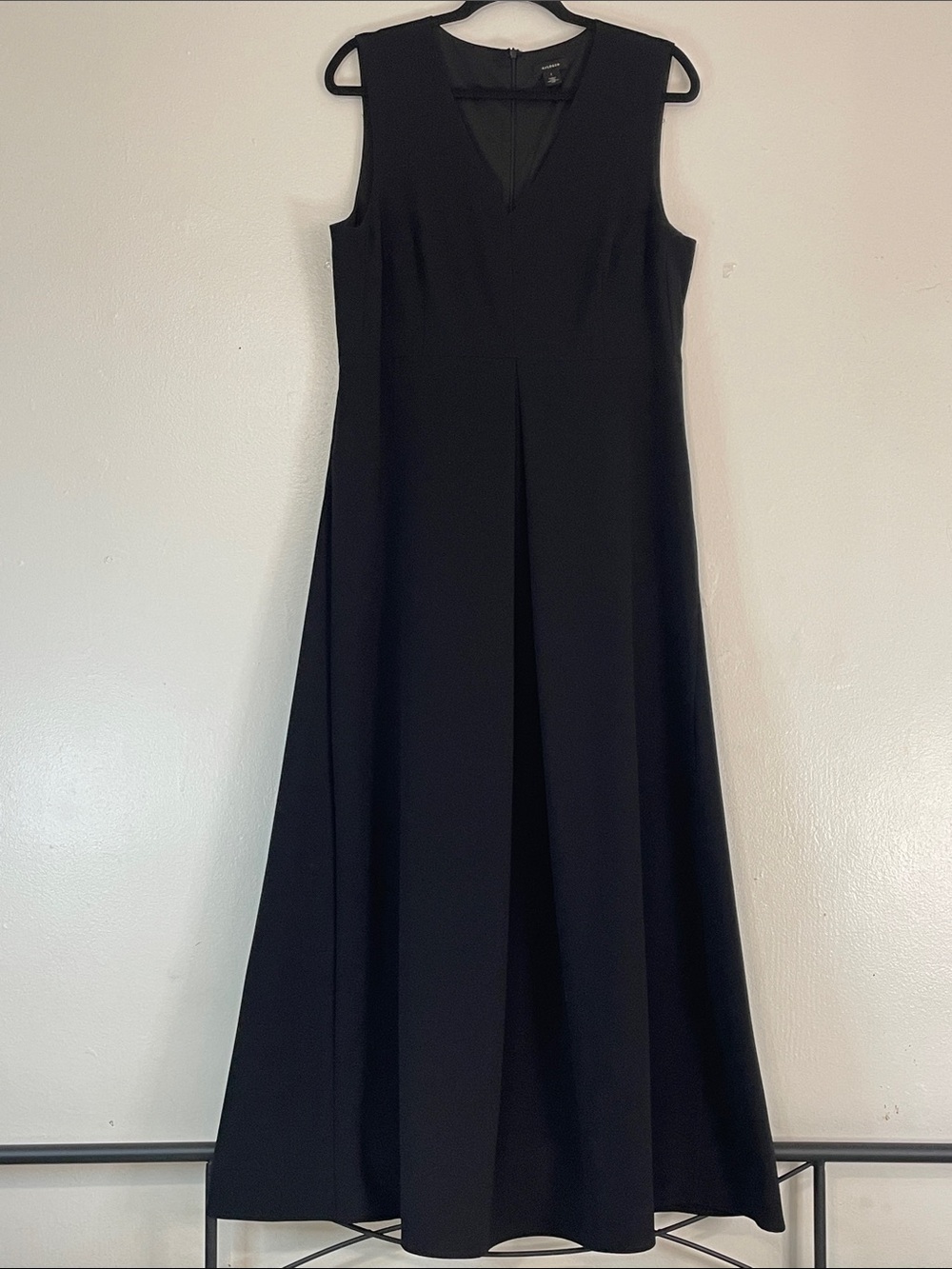 Classic Black Elegant Sleeveless A-Line Maxi Dress Front Pleat, Size 1